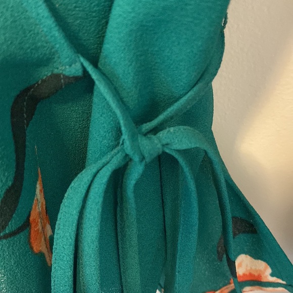 Aritzia Wilfred Blouse - Picture 4 of 6